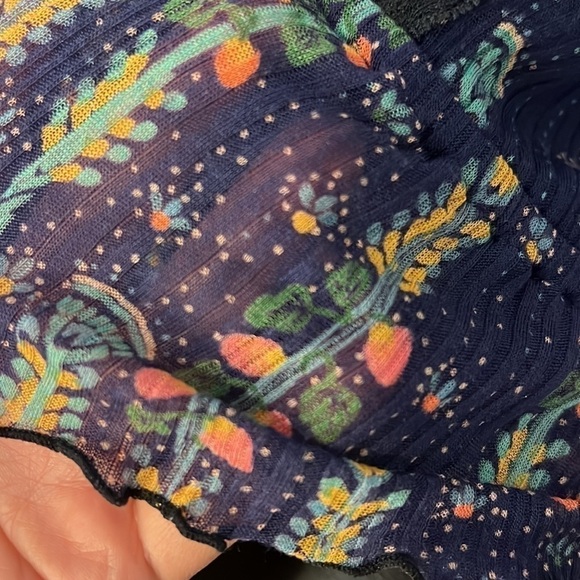 Vintage 1990s Free People tank top with lace accent and floral print, blue L - Picture 6 of 10